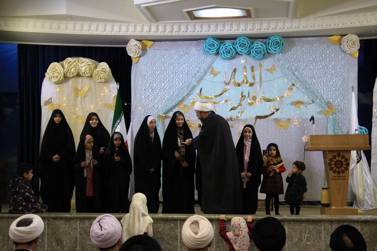 گردهمایی اساتید و مبلغان مرکز تخصصی نماز برگزار شد