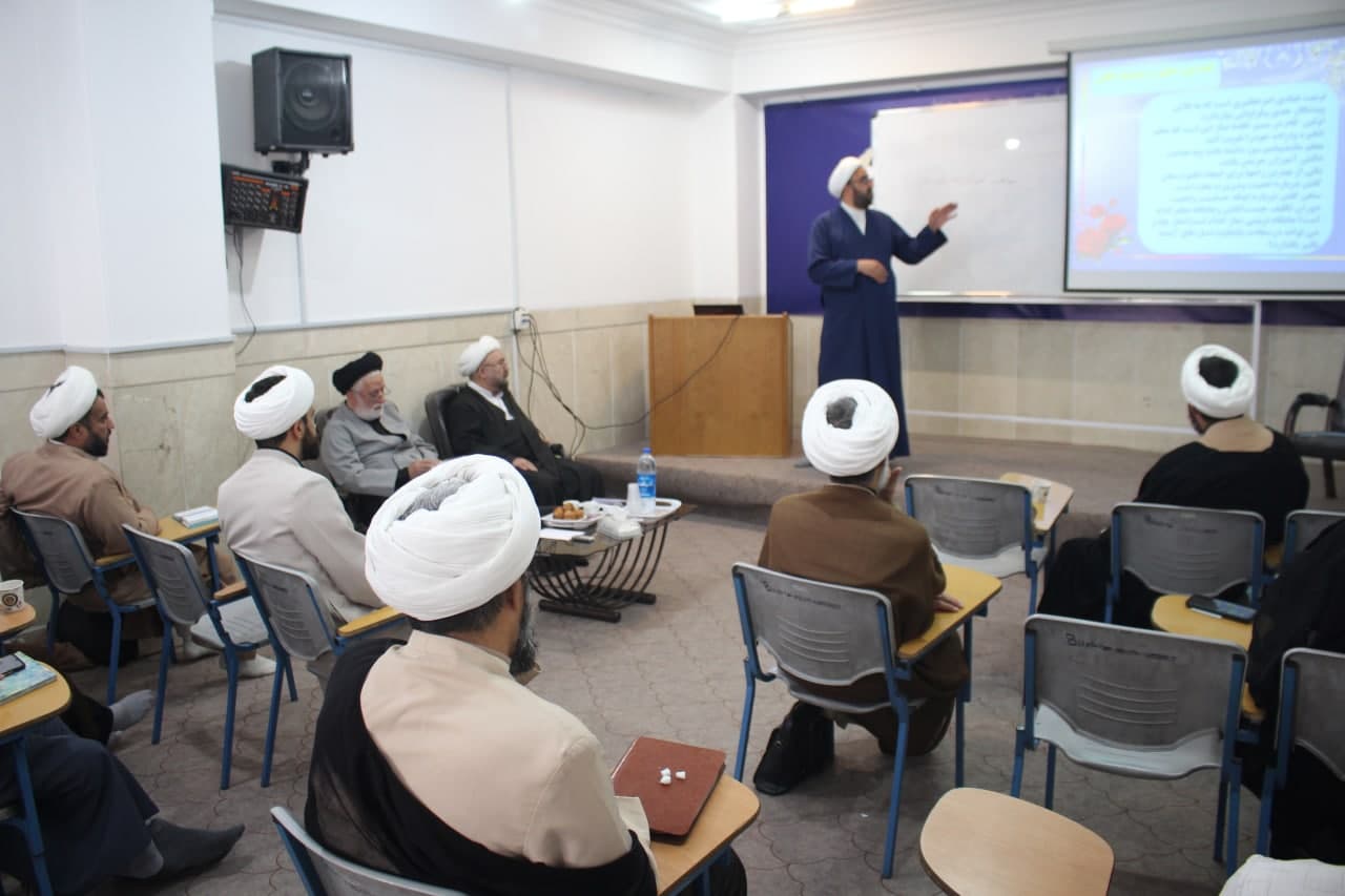 برگزاری جلسه هم اندیشی و هم افزایی اساتید و مبلغان مرکز تخصصی نماز